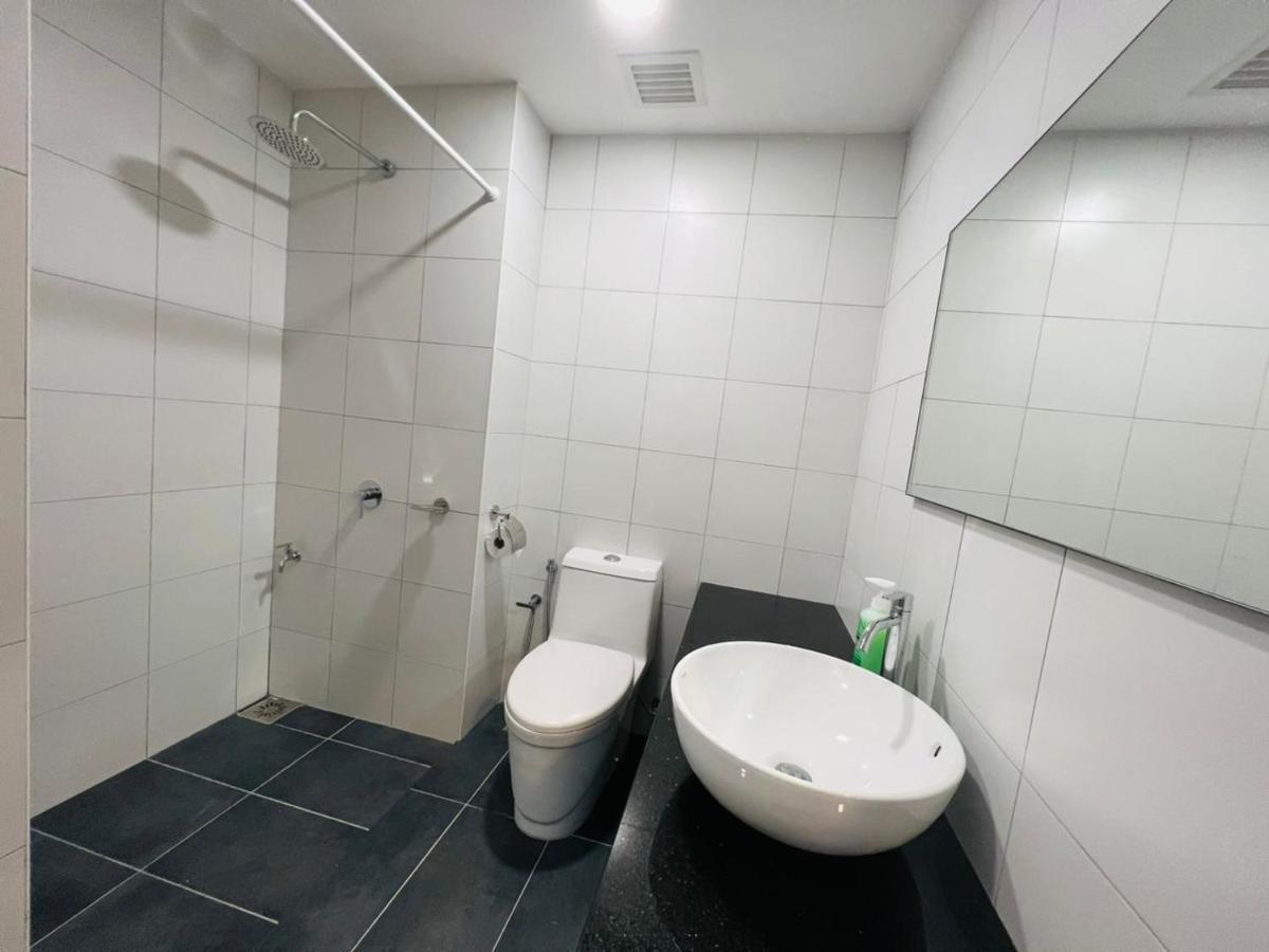 קואלה לומפור Chambers Serviced Suites Klcc By Cozy Stay מראה חיצוני תמונה