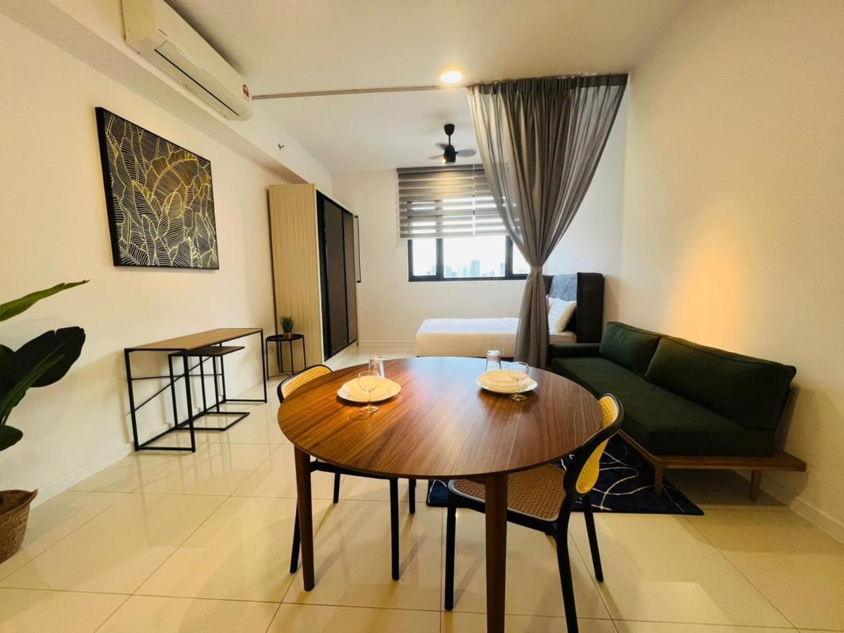 קואלה לומפור Chambers Serviced Suites Klcc By Cozy Stay מראה חיצוני תמונה