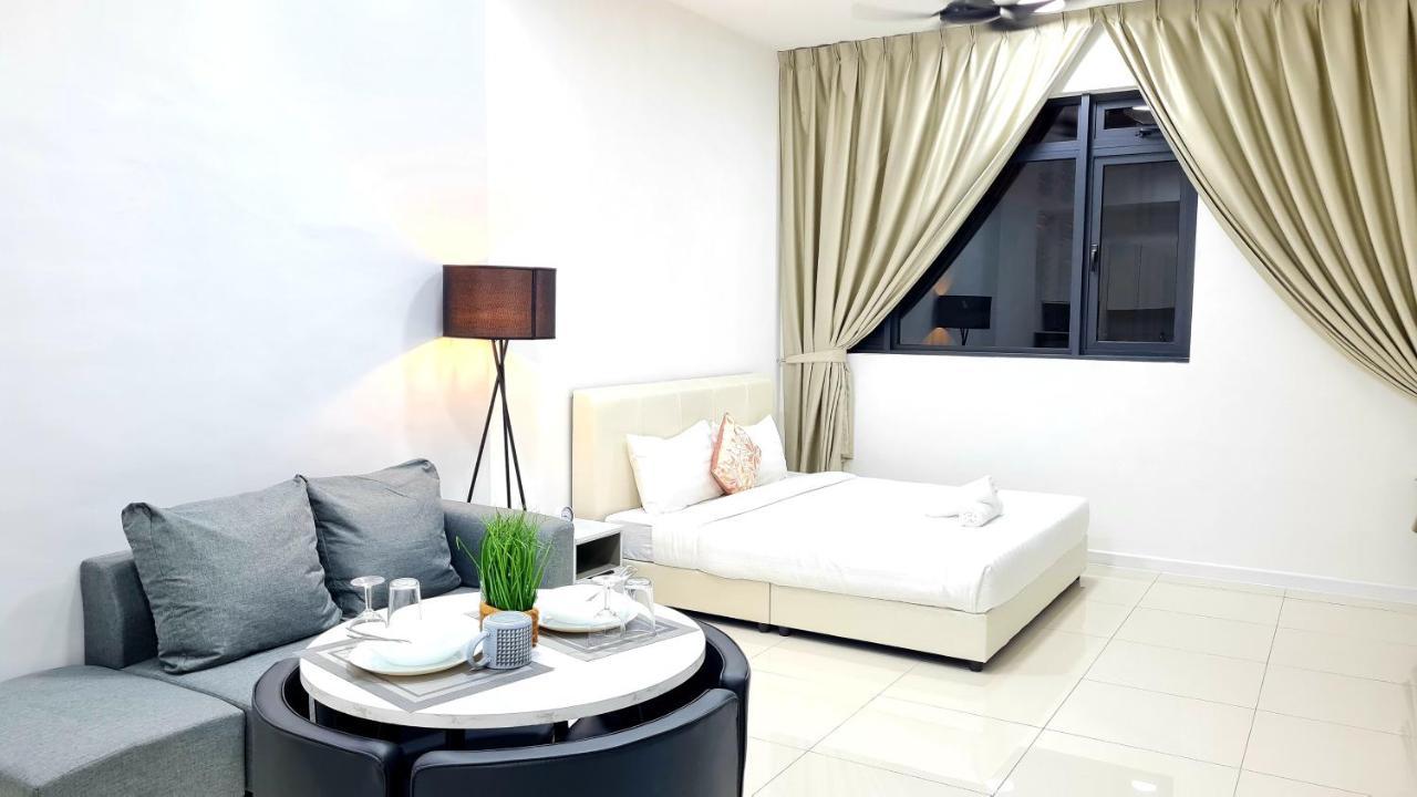 קואלה לומפור Chambers Serviced Suites Klcc By Cozy Stay מראה חיצוני תמונה